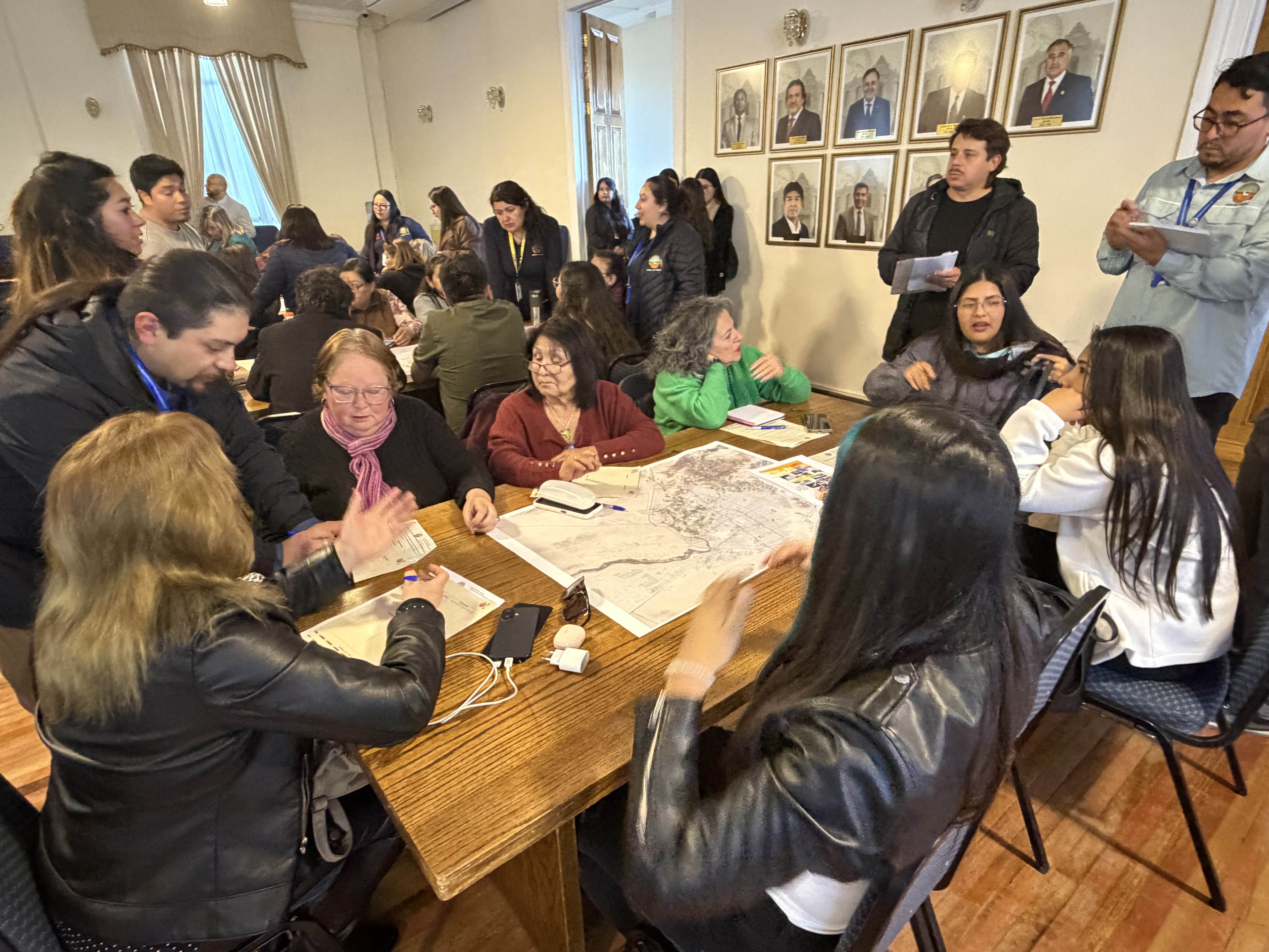 ALTA PARTICIPACIÓN DE VECINOS EN EL PRIMER TALLER DEL PLADECO