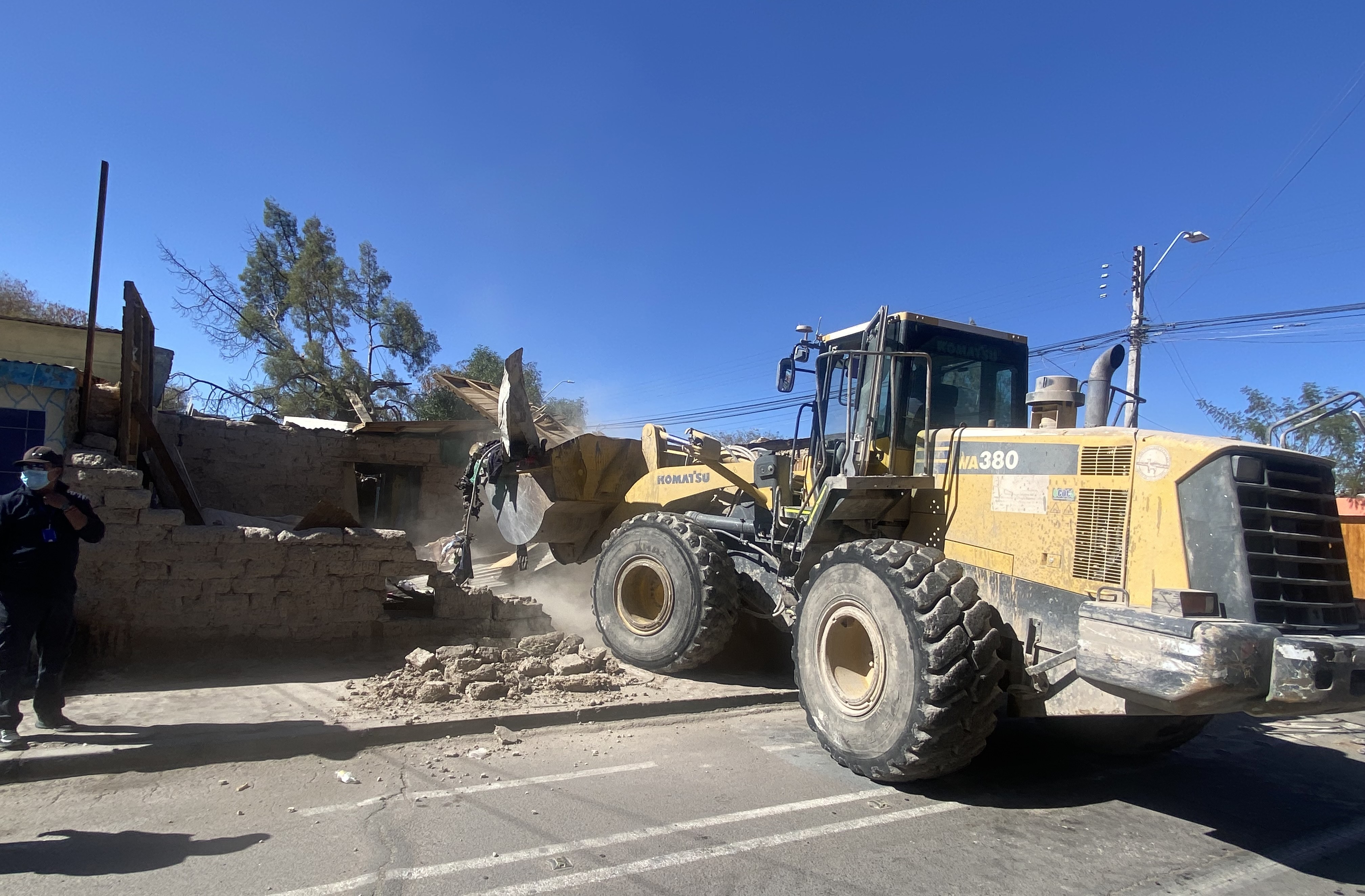 MUNICIPALIDAD DE CALAMA NUEVA DEMOLICIÓN DE CASA EN SECTOR PONIENTE