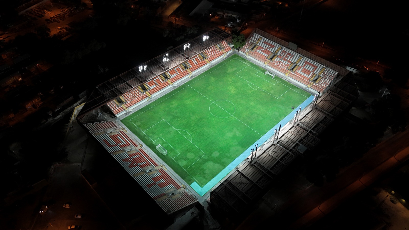 Municipalidad exigió informe técnico sobre apagón en el
Estadio Zorros del Desierto